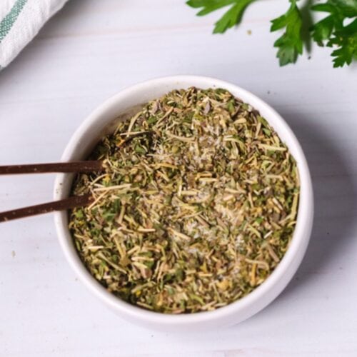 A close up on the garlic and herb seasoning mix.