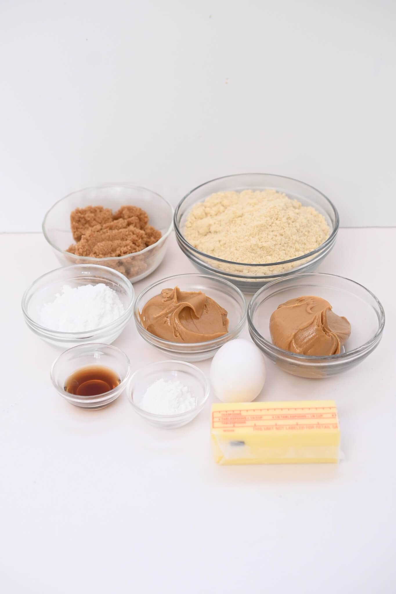 A mouthwatering recipe that combines the rich flavor of peanut butter with a delectable cookie dough, creating irresistible treats.