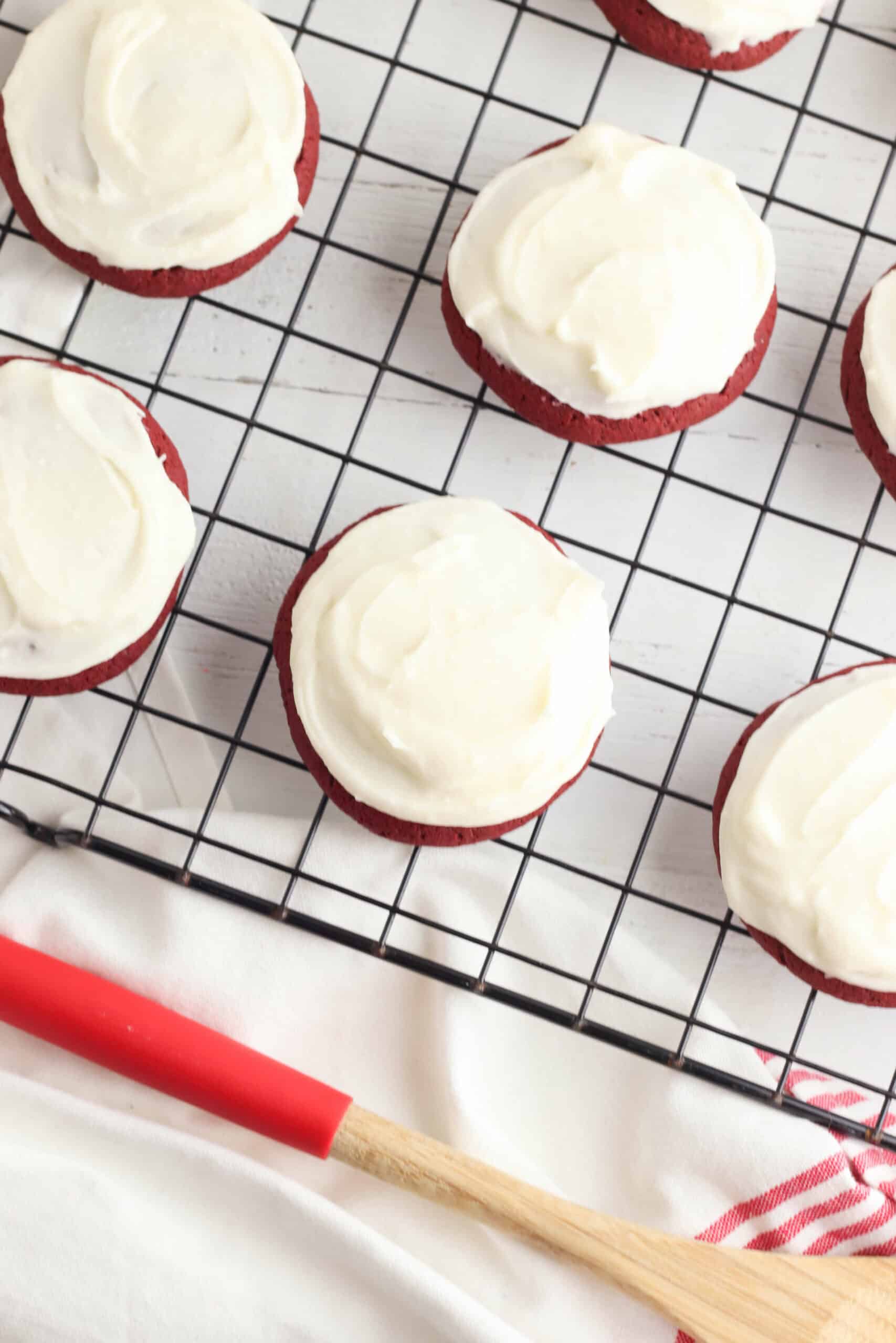 The treat on a cooling rack.